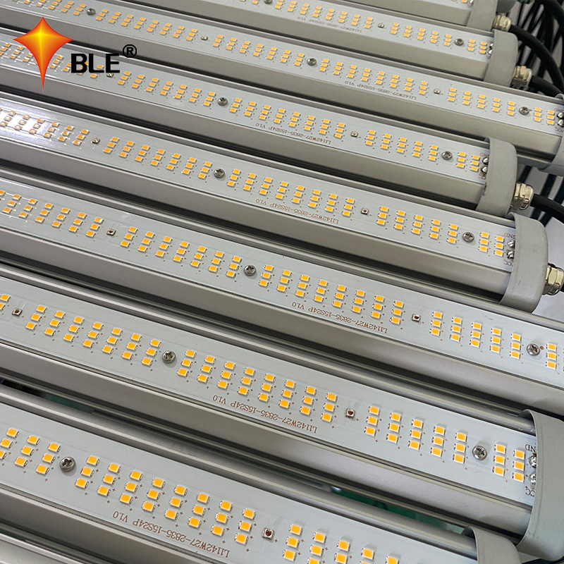 蘭のための高性能75W線形LED成長ライト